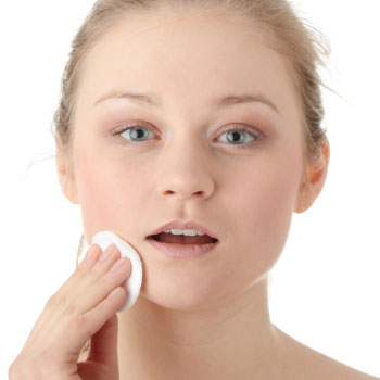 Types of Acne Treatment Solutions For Your Skin